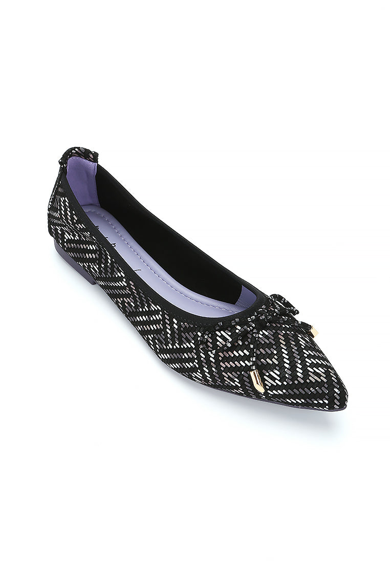 Ivory Lace Pointed Flats