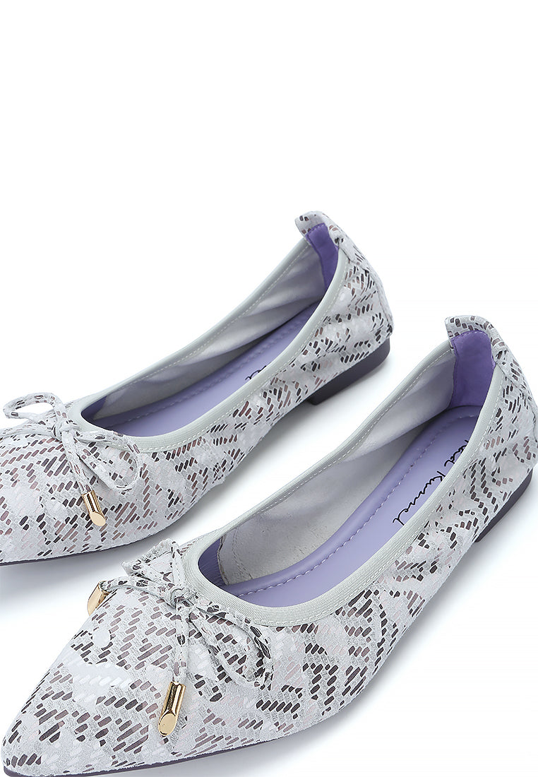 Ivory Lace Pointed Flats