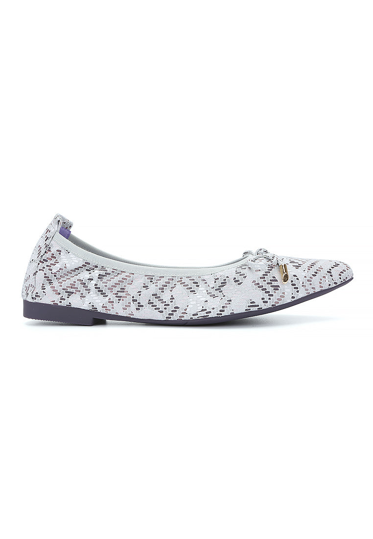 Ivory Lace Pointed Flats