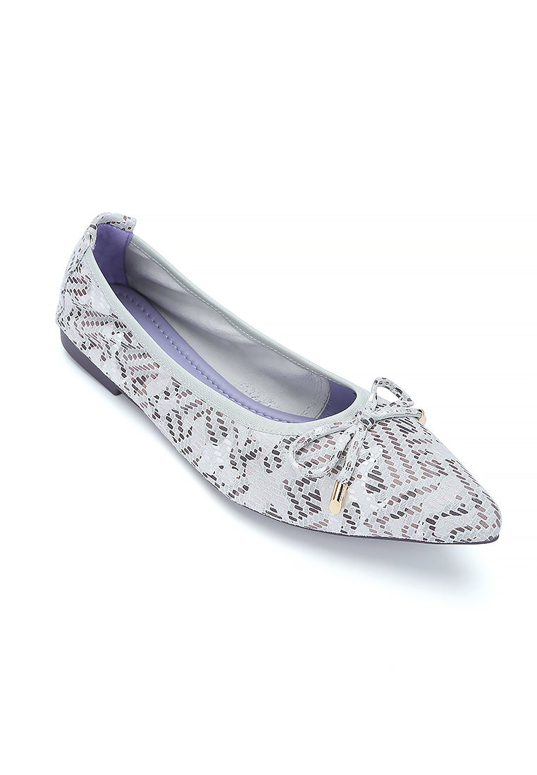 Ivory Lace Pointed Flats