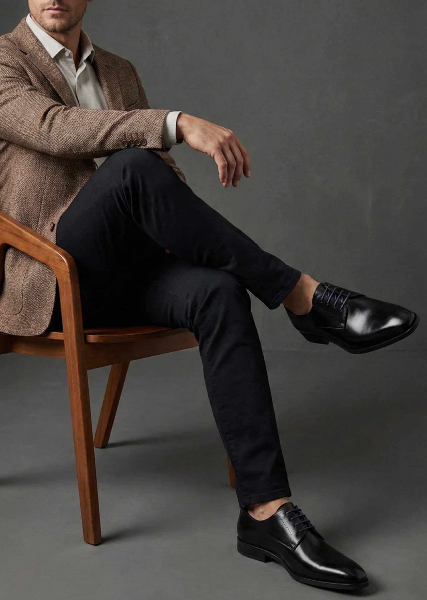 Timeless Sleek Lace-up Oxford